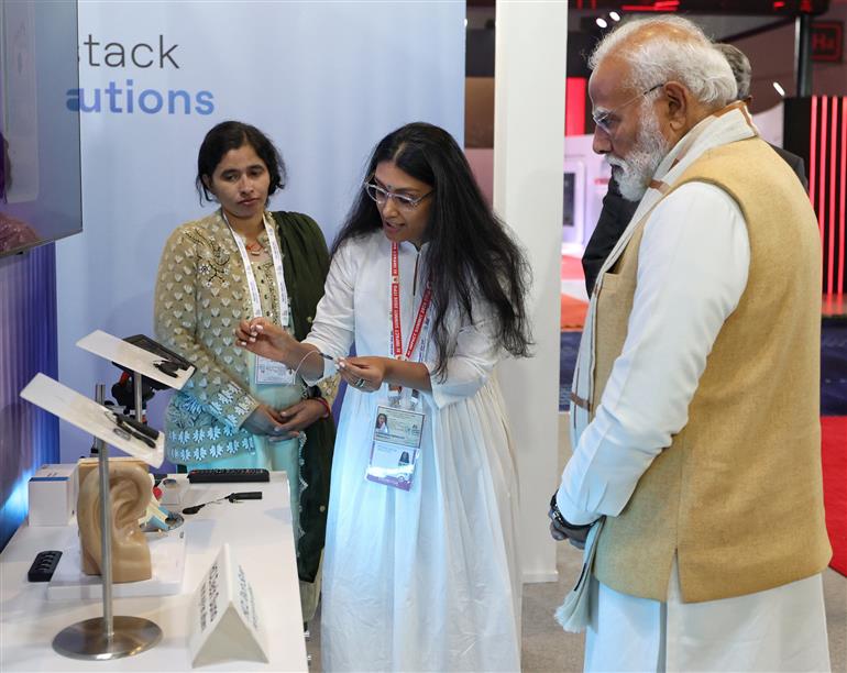 प्रधानमंत्री श्री नरेन्द्र मोदी 16 फरवरी, 2026 को नई दिल्ली स्थित भारत मंडपम में आयोजित इंडिया एआई इम्पैक्ट एक्सपो 2026 के उद्घाटन में शामिल हुए।:Prime Minister