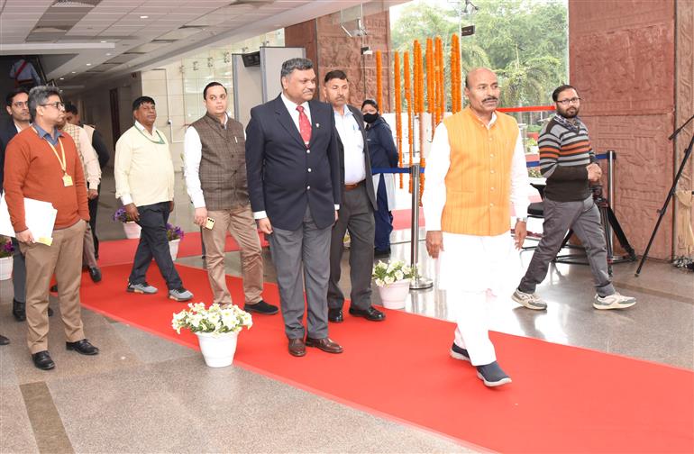 केंद्रीय सामाजिक न्याय एवं अधिकारिता मंत्री डॉ. वीरेंद्र कुमार 18 फरवरी, 2026 को नई दिल्ली में डॉ. अंबेडकर अंतर्राष्ट्रीय केन्द्र में स्मारिका विक्रय केन्द्र के उद्घाटन में शामिल हुए।