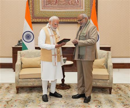 प्रधानमंत्री श्री नरेन्द्र मोदी 16 फरवरी, 2026 को नई दिल्ली स्थित उपराष्ट्रपति भवन में उपराष्ट्रपति श्री सी.पी. राधाकृष्णन से मुलाकात करते हुए।