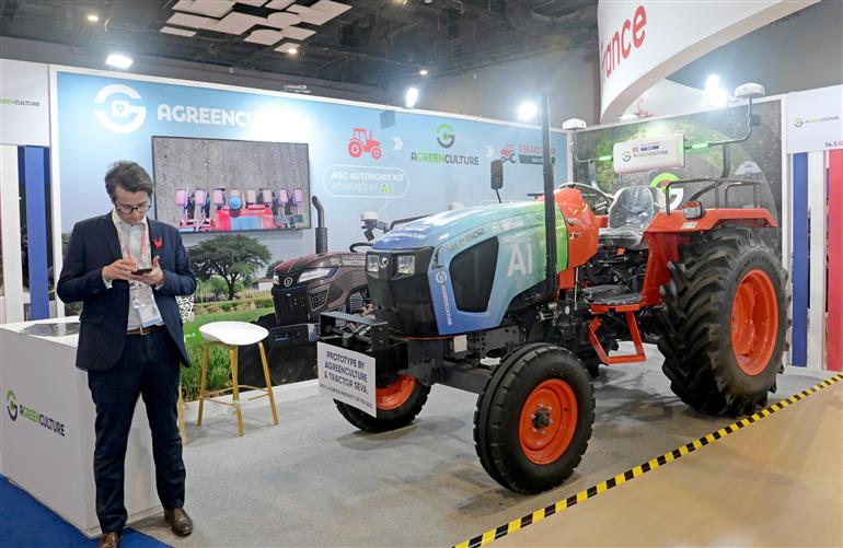 19 फरवरी, 2026 को नई दिल्ली स्थित भारत मंडपम में इंडिया एआई इम्पैक्ट समिट - 2026 की झलकियां।