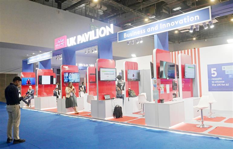 19 फरवरी, 2026 को नई दिल्ली स्थित भारत मंडपम में इंडिया एआई इम्पैक्ट समिट - 2026 की झलकियां।
