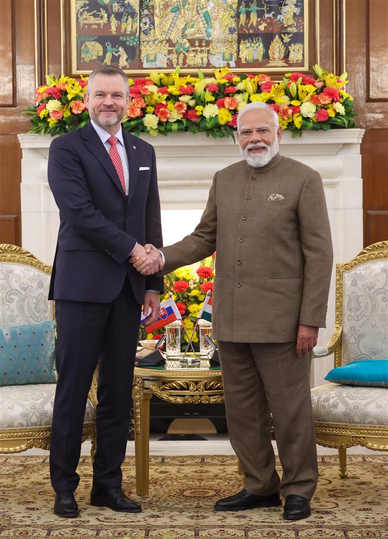प्रधानमंत्री श्री नरेन्द्र मोदी 20 फरवरी, 2026 को नई दिल्ली स्थित हैदराबाद हाउस में स्लोवाक गणराज्य के राष्ट्रपति श्री पीटर पेलेग्रिनी से मुलाकात करते हुए।