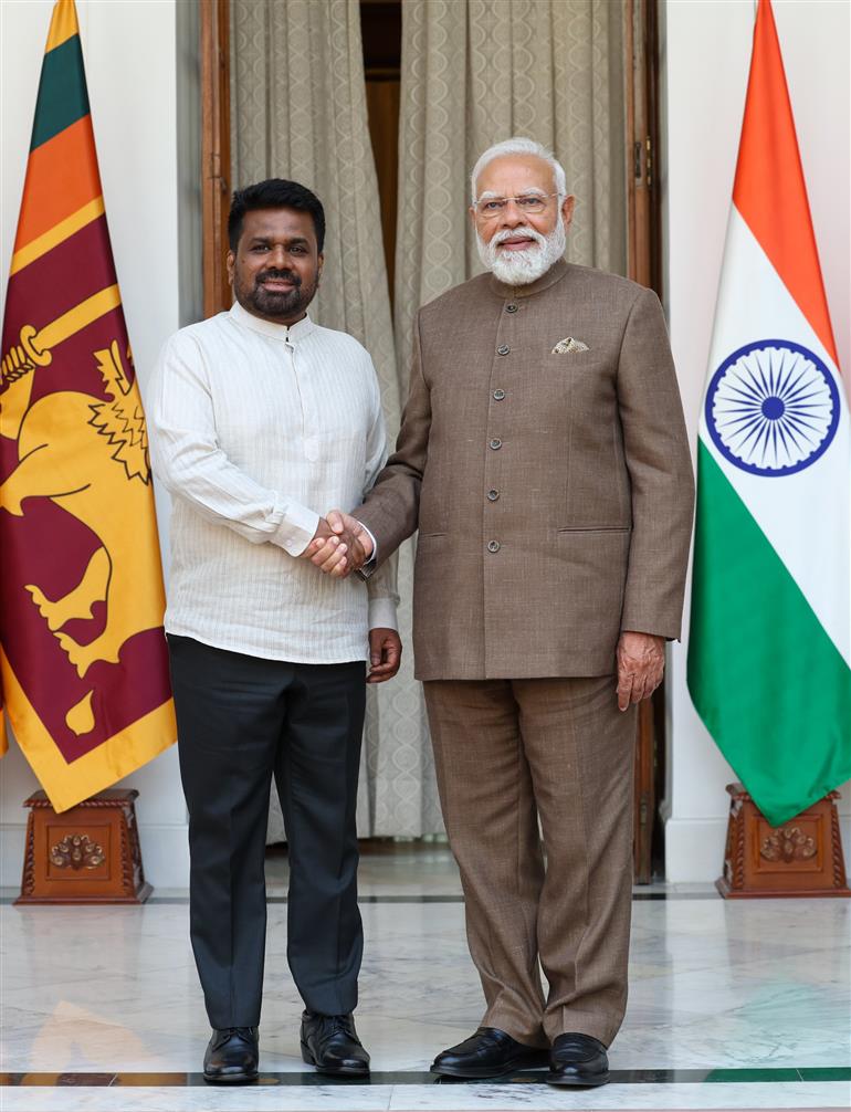 प्रधानमंत्री श्री नरेन्द्र मोदी 20 फरवरी, 2026 को नई दिल्ली स्थित हैदराबाद हाउस में श्रीलंका के राष्ट्रपति श्री अनुरा कुमार दिसानायके से मुलाकात करते हुए।
