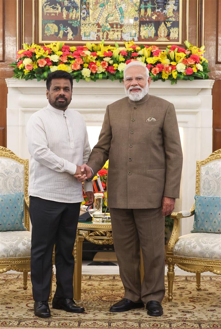 प्रधानमंत्री श्री नरेन्द्र मोदी 20 फरवरी, 2026 को नई दिल्ली स्थित हैदराबाद हाउस में श्रीलंका के राष्ट्रपति श्री अनुरा कुमार दिसानायके से मुलाकात करते हुए।:Prime Minister