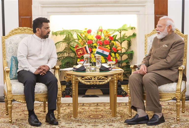 प्रधानमंत्री श्री नरेन्द्र मोदी 20 फरवरी, 2026 को नई दिल्ली स्थित हैदराबाद हाउस में श्रीलंका के राष्ट्रपति श्री अनुरा कुमार दिसानायके से मुलाकात करते हुए।
