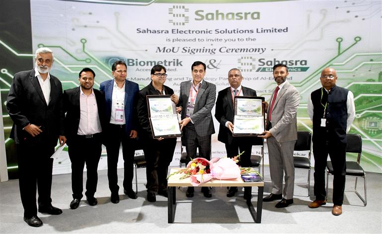 सहस्र इलेक्ट्रॉनिक सॉल्यूशंस लिमिटेड और बायोमेट्रिक सिस्टम्स के प्रतिनिधियों ने 20 फरवरी, 2026 को नई दिल्ली स्थित भारत मंडपम में इंडिया एआई इम्पैक्ट समिट 2026 में एक रणनीतिक समझौता ज्ञापन पर हस्ताक्षर किए।
:Ministry of Electronics & IT