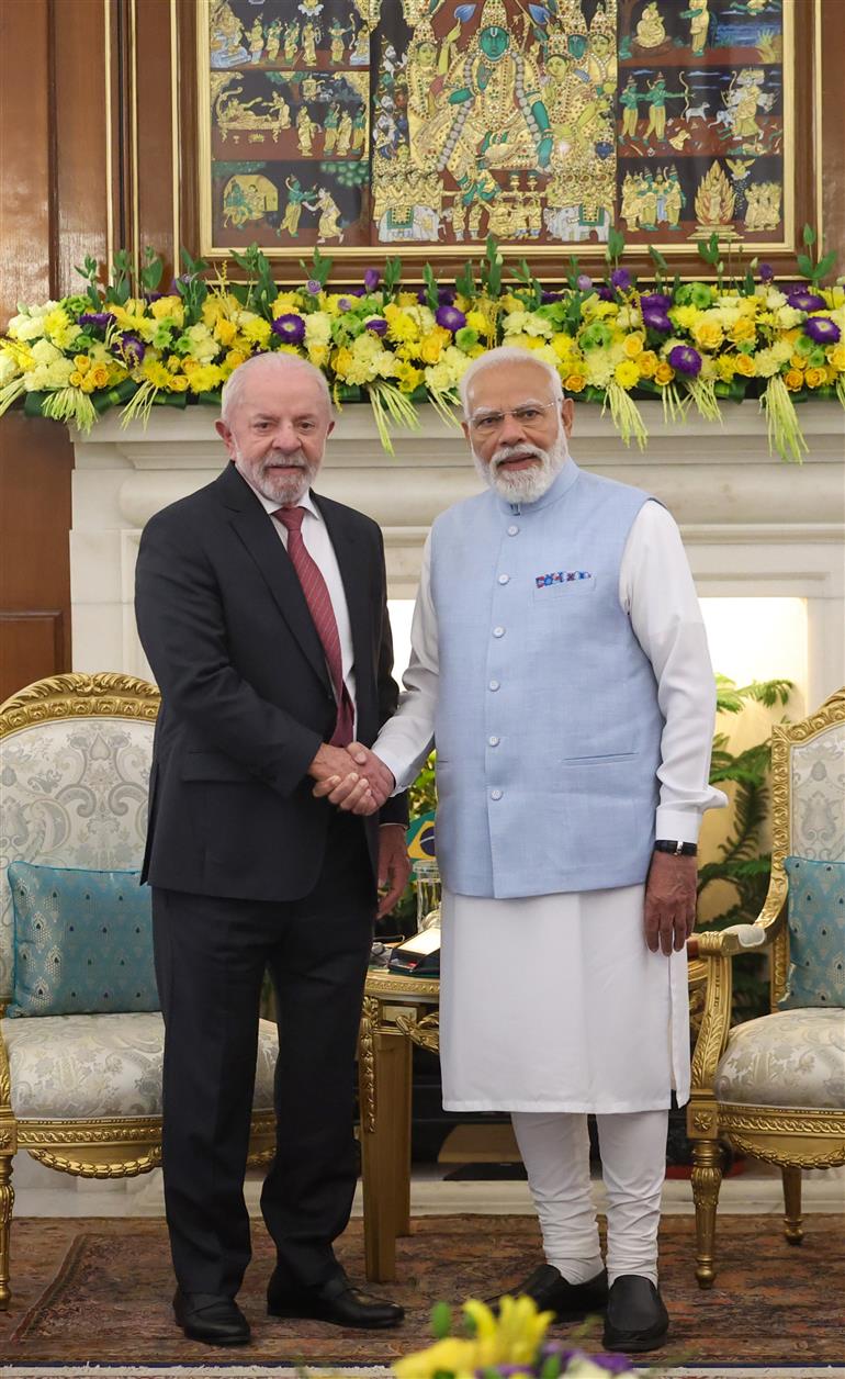 प्रधानमंत्री श्री नरेन्द्र मोदी 21 फरवरी, 2026 को नई दिल्ली स्थित हैदराबाद हाउस में ब्राजील के राष्ट्रपति श्री लुइज इनासियो लूला डा सिल्वा से मुलाकात करते हुए।