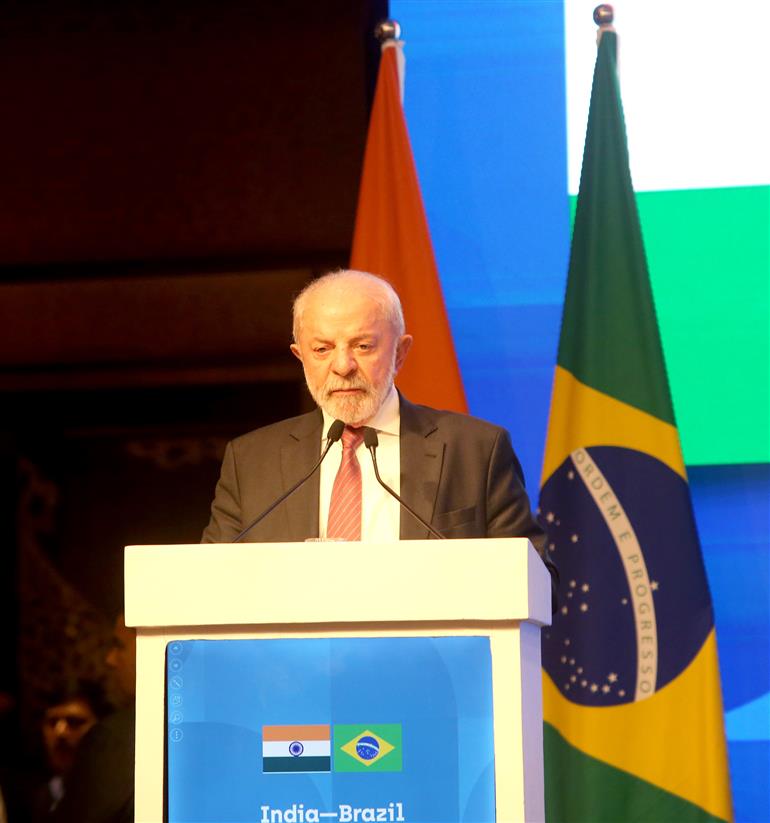ब्राजील के राष्ट्रपति श्री लुइज़ इनासियो लूला डा सिल्वा 21 फरवरी, 2026 को नई दिल्ली स्थित होटल ताज पैलेस में भारत-ब्राजील बिजनेस फोरम को संबोधित करते हुए।