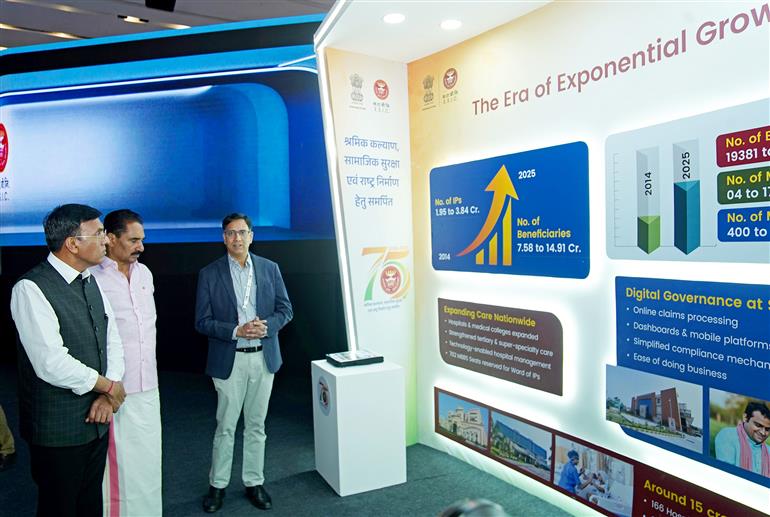 केंद्रीय श्रम एवं रोजगार और युवा कार्यक्रम एवं खेल मंत्री डॉ. मनसुख मांडविया 24 फरवरी, 2026 को नई दिल्ली में कर्मचारी राज्य बीमा निगम (ईएसआईसी) के 75वें स्थापना दिवस समारोह में शामिल हुए।