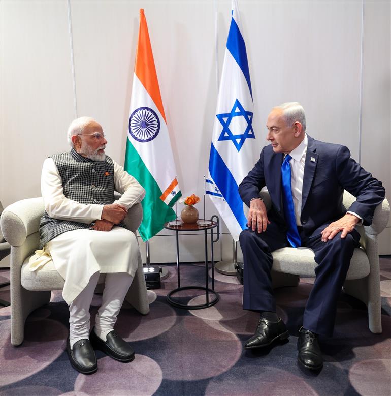 प्रधानमंत्री श्री नरेन्द्र मोदी 25 फरवरी, 2026 को इजरायल में इजरायल के प्रधानमंत्री श्री बेंजामिन नेतन्याहू से मुलाकात करते हुए।
:Prime Minister