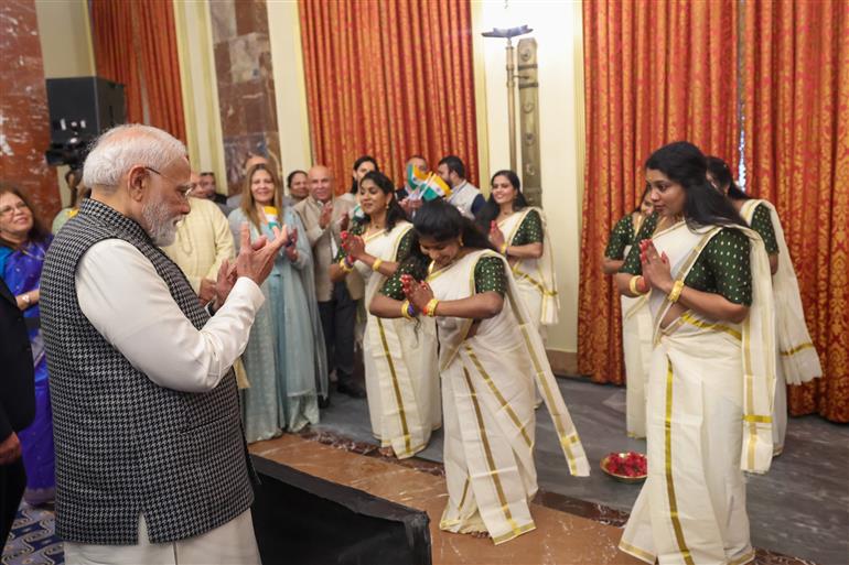 प्रधानमंत्री श्री नरेन्द्र मोदी का 25 फरवरी, 2026 को इजरायल के किंग डेविड होटल में भारतीय समुदाय ने उत्साह के साथ स्वागत किया।