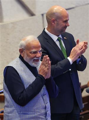 प्रधानमंत्री श्री नरेन्द्र मोदी का 25 फरवरी, 2026 को इजरायल की संसद नेसेट पहुंचने पर भव्य स्वागत किया गया।:Prime Minister