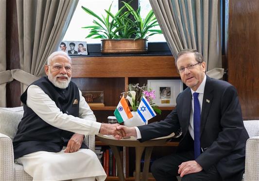 प्रधानमंत्री श्री नरेन्द्र मोदी 26 फरवरी, 2026 को इजरायल के यरुशलम में इजरायल के राष्ट्रपति श्री इसाक हर्जोग के साथ द्विपक्षीय बैठक करते हुए।