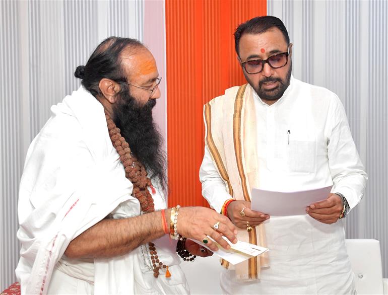 केंद्रीय आयुष राज्य मंत्री (स्वतंत्र प्रभार) और स्वास्थ्य एवं परिवार कल्याण राज्य मंत्री श्री प्रतापराव जाधव 26 फरवरी, 2026 को महाराष्ट्र के बुलढाणा के शेगांव में राष्ट्रीय आरोग्य मेला 2026 में शामिल हुए।