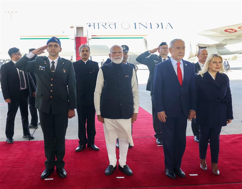 प्रधानमंत्री श्री नरेन्द्र मोदी 26 फरवरी, 2026 को इजरायल से नई दिल्ली के लिए प्रस्थान करते हुए।