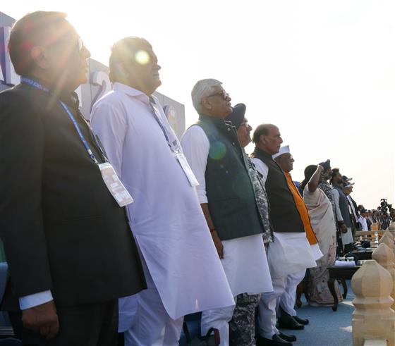 भारतीय वायु सेना ने 27 फरवरी, 2026 को राजस्थान के जैसलमेर में पोखरण फायरिंग रेंज में हवाई अभियानों के संपूर्ण क्रिया-कलापों में अपनी दुर्जेय युद्ध तत्परता, आपसी तालमेल और तकनीकी क्षमता का प्रदर्शन करने के लिए अभ्यास 'वायुशक्ति-26' का सफलतापूर्वक आयोजन किया। राष्ट्रपति श्रीमती द्रौपदी मुर्मु मुख्य अतिथि के रूप में अग्नि शक्ति प्रदर्शन में शामिल हुईं।