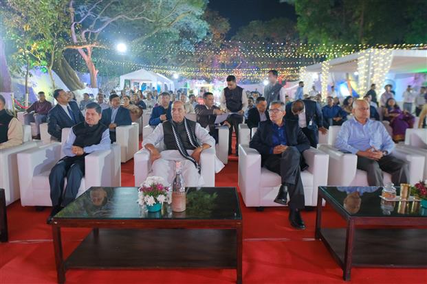 केंद्रीय रक्षा मंत्री श्री राजनाथ सिंह ने 4 जनवरी 2026 को पीसीवी (PCV) के कमीशनिंग से पहले गोवा शिपयार्ड लिमिटेड (जीएसएल) का दौरा किया।