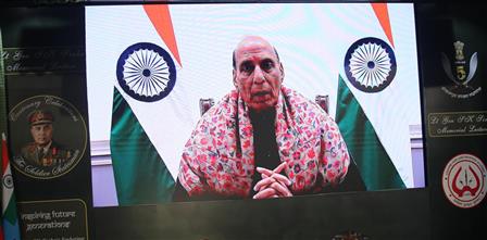 केंद्रीय रक्षा मंत्री श्री राजनाथ सिंह 7 जनवरी 2026 को लेफ्टिनेंट जनरल एस. के. सिन्हा की जन्म शताब्दी के उपलक्ष्य में आयोजित स्मृति व्याख्यान के दौरान वीडियो संदेश के माध्यम से संबोधित करते हुए।