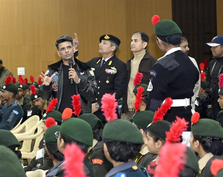 ग्रुप कैप्टन शुभांशु शुक्ला ने 11 जनवरी 2026 को नई दिल्ली में आयोजित एनसीसी रिपब्लिक डे कैंप 2026 के दौरान एनसीसी कैडेट्स से मुलाकात की और उनसे संवाद किया।