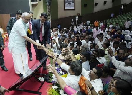 उपराष्ट्रपति श्री सी. पी. राधाकृष्णन ने 2 जनवरी 2026 को चेन्नई में आयोजित एक सार्वजनिक अभिनंदन कार्यक्रम को संबोधित किया। पदभार संभालने के बाद अपनी पहली यात्रा पर पहुंचे उपराष्ट्रपति का शहरवासियों ने गर्मजोशी और उत्साह के साथ स्वागत किया।