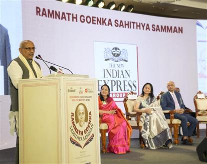 उपराष्ट्रपति श्री सी. पी. राधाकृष्णन 2 जनवरी 2026 को चेन्नई में आयोजित तीसरे रामनाथ गोयनका साहित्य सम्मान समारोह को संबोधित करते हुए।