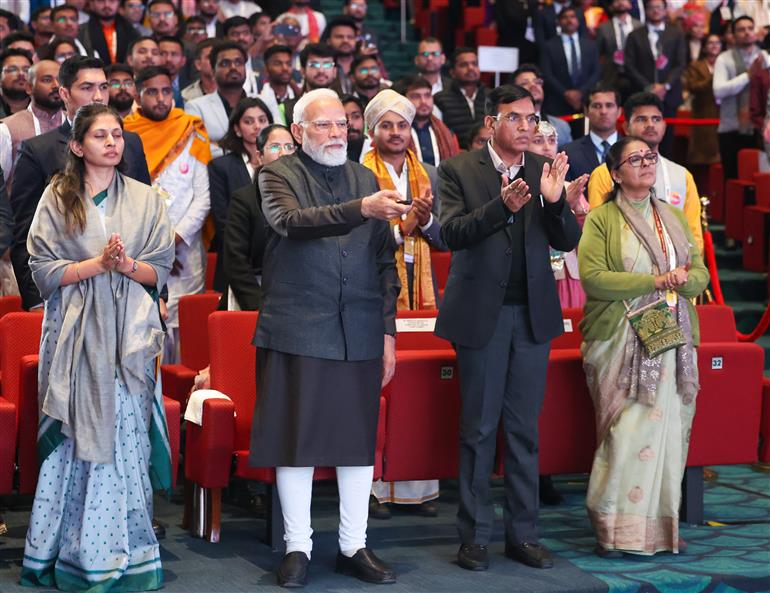 प्रधानमंत्री श्री नरेन्द्र मोदी ने 12 जनवरी 2026 को नई दिल्ली के भारत मंडपम में आयोजित विकसित भारत यंग लीडर्स डायलॉग 2026 के समापन सत्र में शिरकत की।