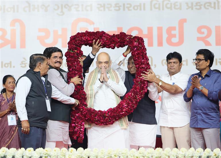 केंद्रीय गृह और सहकारिता मंत्री श्री अमित शाह ने 13 जनवरी, 2026 को गुजरात के मानसा नगर पालिका में विभिन्न विकास परियोजनाओं के उद्घाटन और शिलान्यास समारोह में शिरकत की।