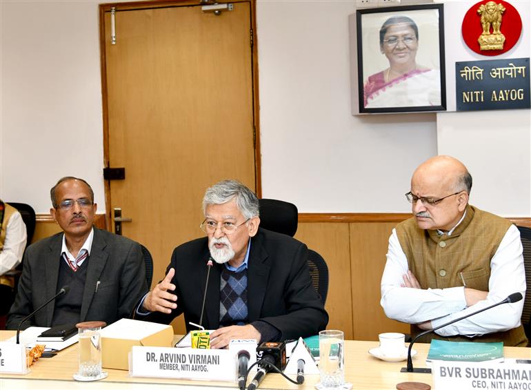 नीति आयोग के एमएसएमई सदस्य डॉ. अरविंद विरमानी ने 15 जनवरी 2026 को नई दिल्ली स्थित नीति आयोग में “योजनाओं के अभिसरण के माध्यम से एमएसएमई क्षेत्र में दक्षता प्राप्त करना” रिपोर्ट के विमोचन कार्यक्रम को संबोधित किया।