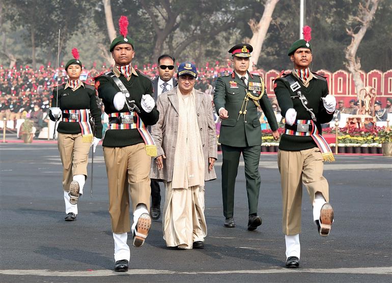 दिल्ली की मुख्यमंत्री श्रीमती रेखा गुप्ता ने 15 जनवरी 2026 को दिल्ली कैंट में राष्ट्रीय कैडेट कोर (एनसीसी) गणतंत्र दिवस शिविर (आरडीसी) का अवलोकन किया।