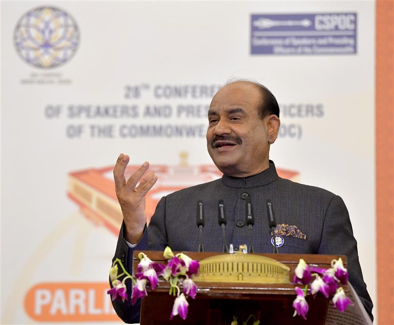 लोकसभा अध्यक्ष श्री ओम बिरला 16 जनवरी, 2026 को नई दिल्ली में राष्ट्रमंडल देशों के लोकसभा अध्यक्षों और पीठासीन अधिकारियों के 28वें सम्मेलन (सीएसपीओसी) को संबोधित करते हुए।