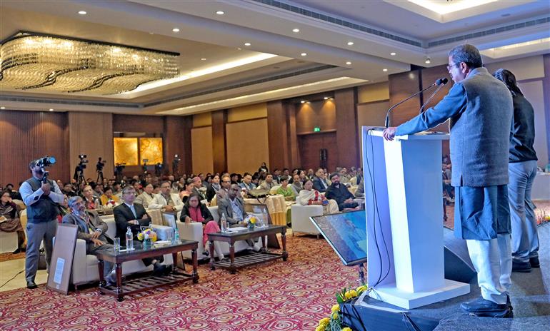 केंद्रीय शिक्षा मंत्री श्री धर्मेंद्र प्रधान 21 जनवरी, 2026 को नई दिल्ली में तीन दिवसीय समावेशी शिक्षा शिखर सम्मेलन को संबोधित करते हुए।