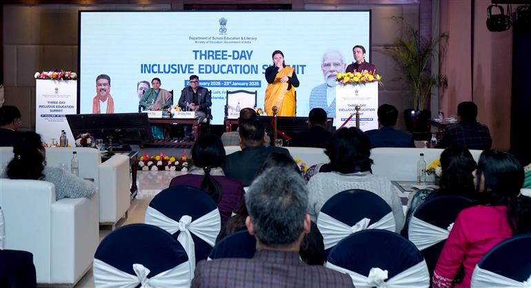 केंद्रीय कौशल विकास एवं उद्यमिता (स्वतंत्र प्रभार) और शिक्षा राज्य मंत्री  श्री जयंत चौधरी 23 जनवरी, 2026 को नई दिल्ली में समावेशी शिक्षा शिखर सम्मेलन को संबोधित करते हुए।