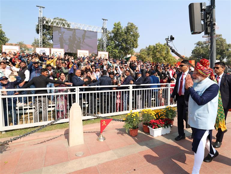 प्रधानमंत्री श्री नरेन्द्र मोदी ने 26 जनवरी 2026 को नई दिल्ली के कर्तव्य पथ पर आयोजित 77वें गणतंत्र दिवस समारोह में शिरकत की।
