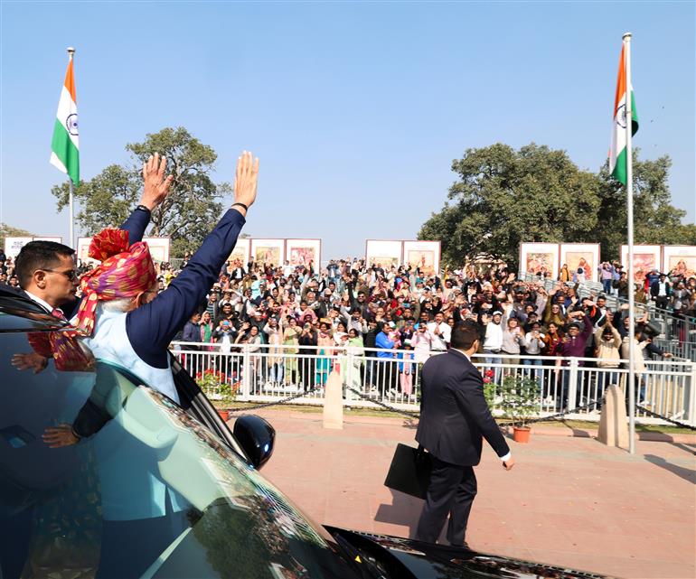 प्रधानमंत्री श्री नरेन्द्र मोदी ने 26 जनवरी 2026 को नई दिल्ली के कर्तव्य पथ पर आयोजित 77वें गणतंत्र दिवस समारोह में शिरकत की।
