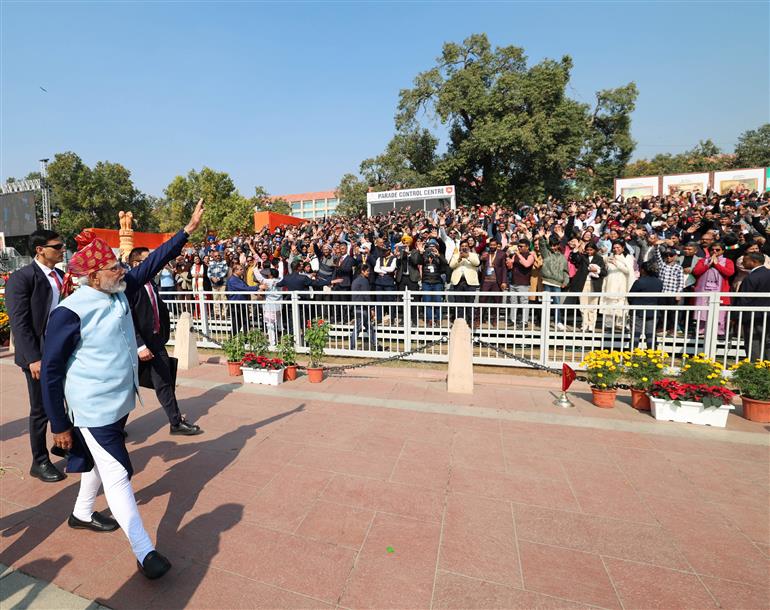 प्रधानमंत्री श्री नरेन्द्र मोदी ने 26 जनवरी 2026 को नई दिल्ली के कर्तव्य पथ पर आयोजित 77वें गणतंत्र दिवस समारोह में शिरकत की।
