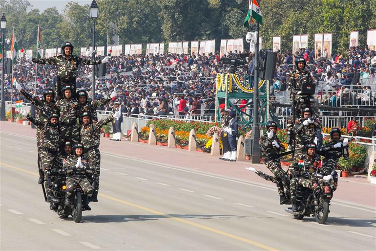 26 जनवरी, 2026 को नई दिल्ली के कर्तव्य पथ पर आयोजित 77वें गणतंत्र दिवस समारोह की झलकियां।
