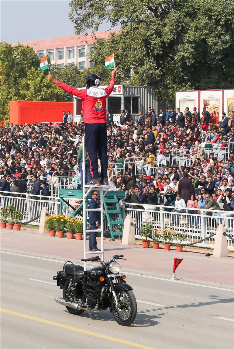 26 जनवरी, 2026 को नई दिल्ली के कर्तव्य पथ पर आयोजित 77वें गणतंत्र दिवस समारोह की झलकियां।
