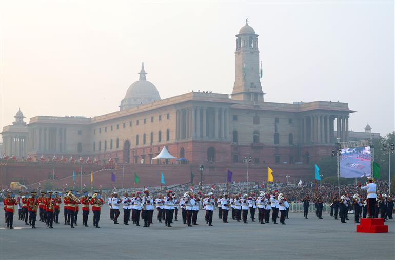 प्रधानमंत्री श्री नरेन्द्र मोदी 29 जनवरी, 2026 को नई दिल्ली के विजय चौक पर बीटिंग रिट्रीट समारोह में शामिल हुए।
