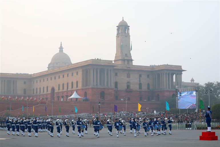 प्रधानमंत्री श्री नरेन्द्र मोदी 29 जनवरी, 2026 को नई दिल्ली के विजय चौक पर बीटिंग रिट्रीट समारोह में शामिल हुए।
