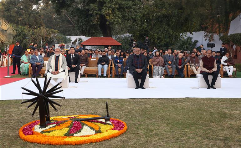 प्रधानमंत्री श्री नरेन्द्र मोदी 30 जनवरी, 2026 को नई दिल्ली स्थित गांधी स्मृति में महात्मा गांधी की याद में आयोजित प्रार्थना सभा में शामिल हुए।
