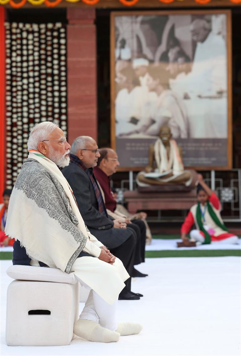 प्रधानमंत्री श्री नरेन्द्र मोदी 30 जनवरी, 2026 को नई दिल्ली स्थित गांधी स्मृति में महात्मा गांधी की याद में आयोजित प्रार्थना सभा में शामिल हुए।