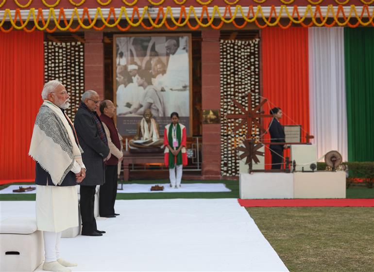 प्रधानमंत्री श्री नरेन्द्र मोदी 30 जनवरी, 2026 को नई दिल्ली स्थित गांधी स्मृति में महात्मा गांधी की याद में आयोजित प्रार्थना सभा में शामिल हुए।