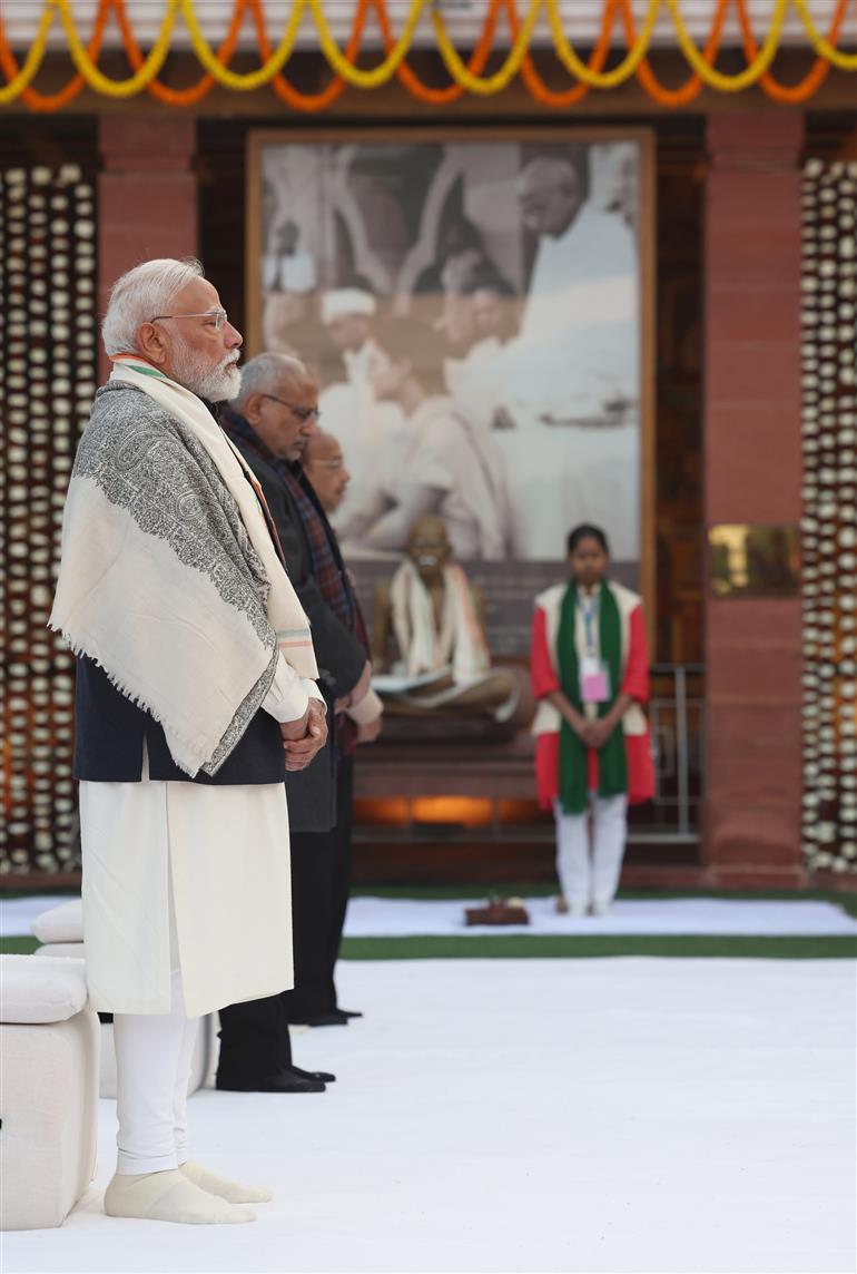 प्रधानमंत्री श्री नरेन्द्र मोदी 30 जनवरी, 2026 को नई दिल्ली स्थित गांधी स्मृति में महात्मा गांधी की याद में आयोजित प्रार्थना सभा में शामिल हुए।