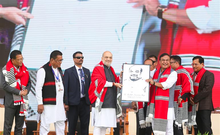 केंद्रीय गृह एवं सहकारिता मंत्री श्री अमित शाह 30 जनवरी, 2026 को असम के धेमाजी में 10वें 'मिसिंग यूथ फेस्टिवल' में शामिल हुए।