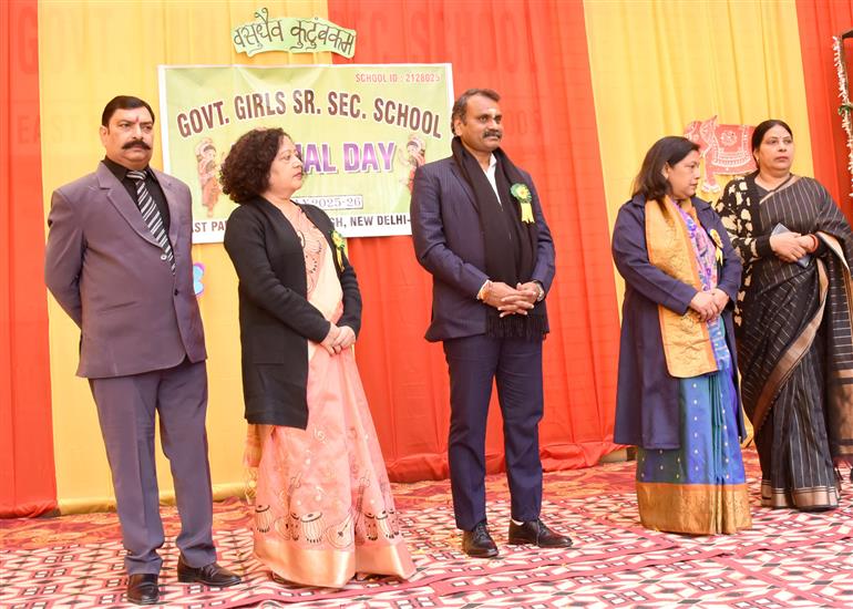 सूचना एवं प्रसारण और संसदीय कार्य राज्य मंत्री डॉ. एल. मुरुगन 31 जनवरी, 2026 को नई दिल्ली के करोल बाग में गवर्नमेंट गर्ल्स सीनियर सेकेंडरी स्कूल (जीजीएसएसएस) के 'वार्षिक दिवस' समारोह में मुख्य अतिथि के रूप में शामिल हुए।
