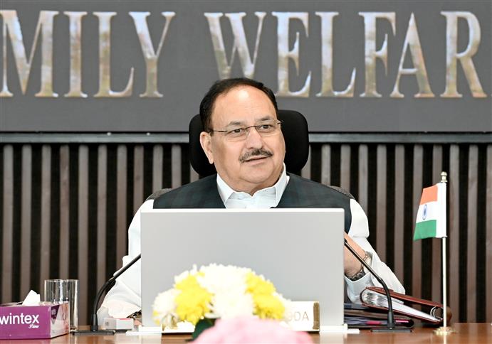 केंद्रीय स्वास्थ्य एवं परिवार कल्याण तथा रसायन एवं उर्वरक मंत्री श्री जगत प्रकाश नड्डा ने 1 जुलाई 2026 को नई दिल्ली में दिल्ली सरकार के साथ डेंगू की तैयारियों की समीक्षा बैठक की अध्यक्षता की।