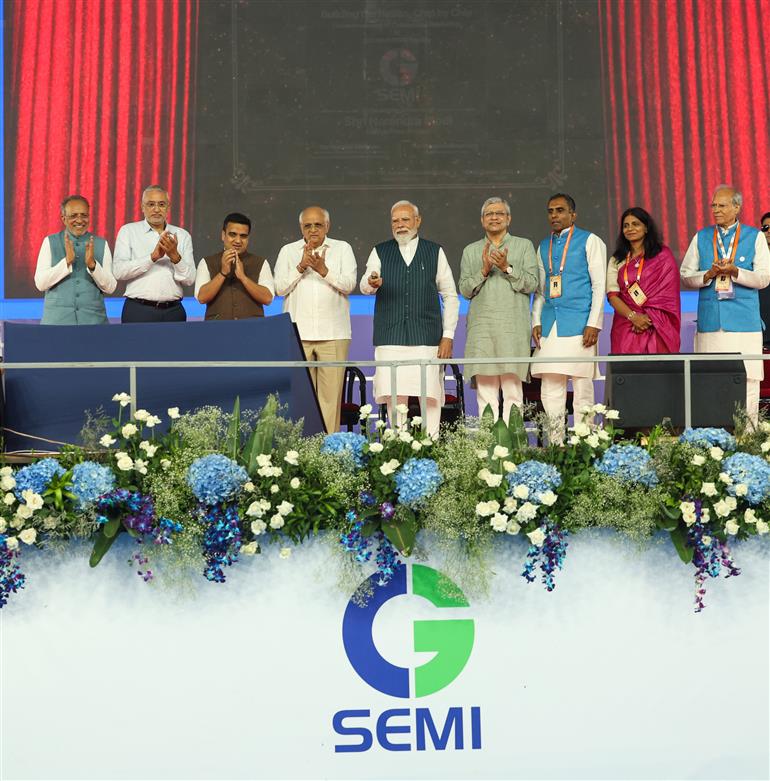  प्रधानमंत्री श्री नरेन्द्र मोदी ने 04 जुलाई, 2026 को गुजरात के साणंद में सीजी सेमी आउटसोर्स्ड सेमीकंडक्टर असेंबली एंड टेस्ट (ओएसएटी) सुविधा का उद्घाटन किया।