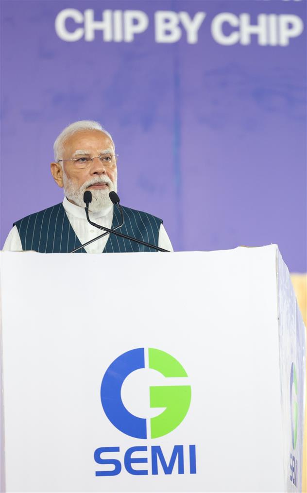  प्रधानमंत्री श्री नरेन्द्र मोदी ने 04 जुलाई, 2026 को गुजरात के साणंद में सीजी सेमी आउटसोर्स्ड सेमीकंडक्टर असेंबली एंड टेस्ट (ओएसएटी) सुविधा के उद्घाटन समारोह को संबोधित किया।