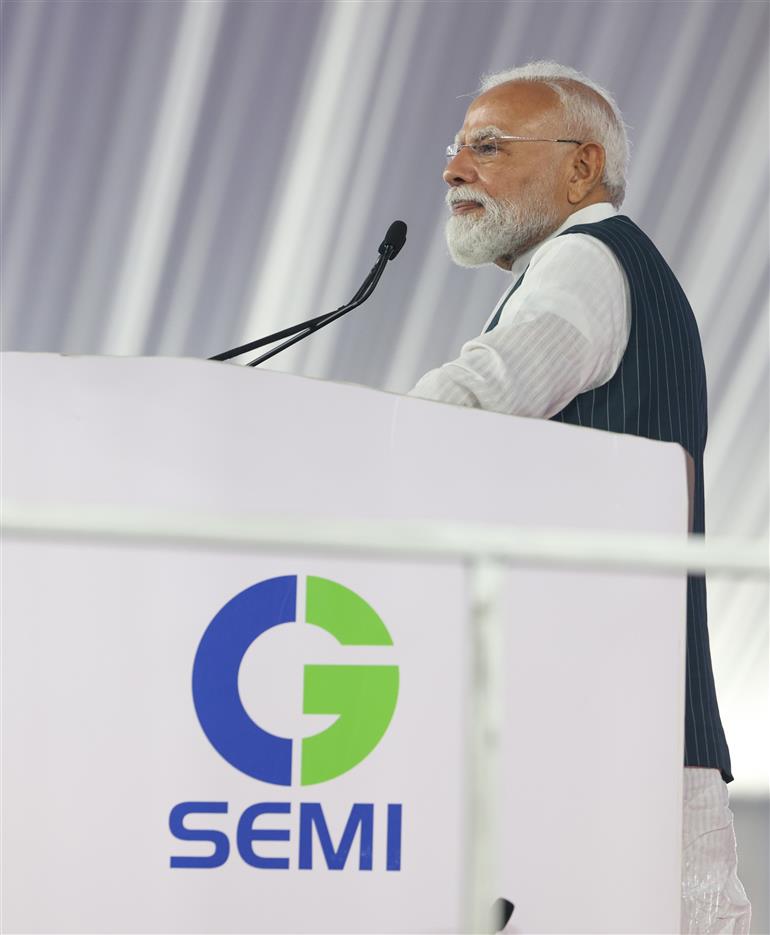  प्रधानमंत्री श्री नरेन्द्र मोदी ने 04 जुलाई, 2026 को गुजरात के साणंद में सीजी सेमी आउटसोर्स्ड सेमीकंडक्टर असेंबली एंड टेस्ट (ओएसएटी) सुविधा के उद्घाटन समारोह को संबोधित किया।