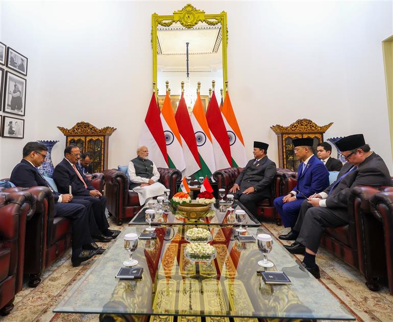 प्रधानमंत्री श्री नरेन्द्र मोदी ने 7 जुलाई, 2026 को जकार्ता, इंडोनेशिया स्थित राष्ट्रपति भवन में इंडोनेशिया के राष्ट्रपति श्री प्रबोवो सुबियांतो के साथ द्विपक्षीय बैठक की।:Prime Minister
